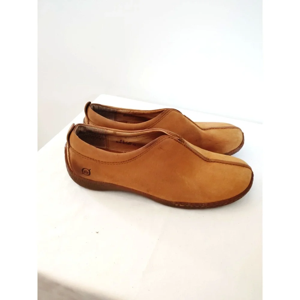 Born Shoes Women 8.5M Tan Nubuck Leather Comfort Slip On Split Toe Clogs Loafers